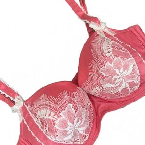 Victoria’s Secret Sexy Pink Lace UnderwireBra with Bows Size 32D